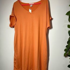 Plus size maxi dress with pockets